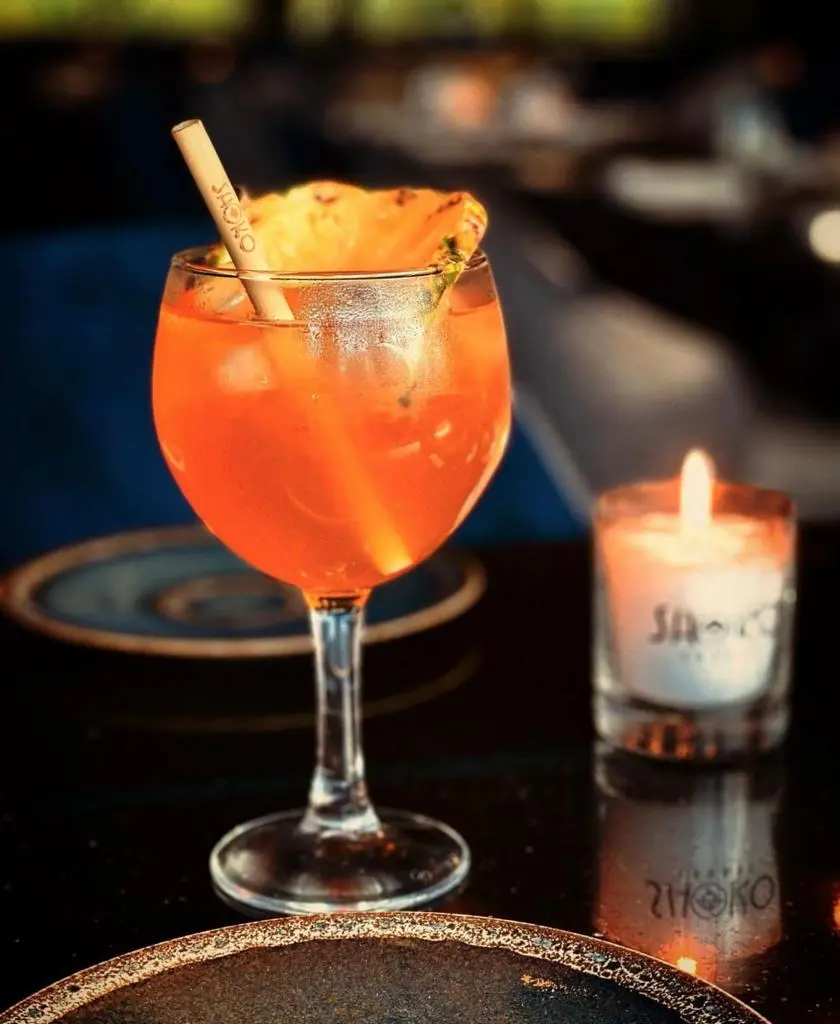 Cocktail avec paille Rozzos