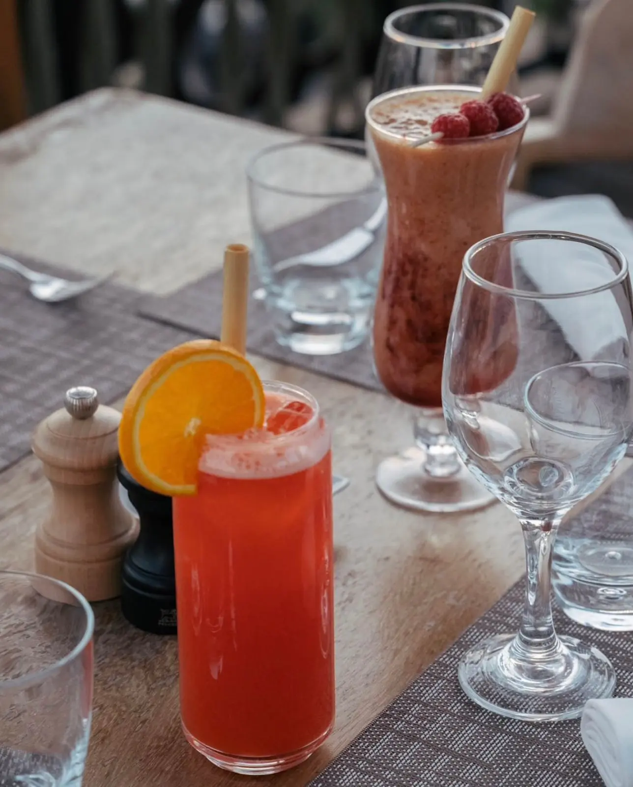 Cocktail avec paille Rozzos